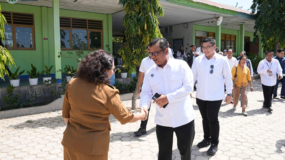BGN Kabupaten Karimun Bersama BPOM dan PCO RI Tinjau Pelaksanaan MBG di Kupang
