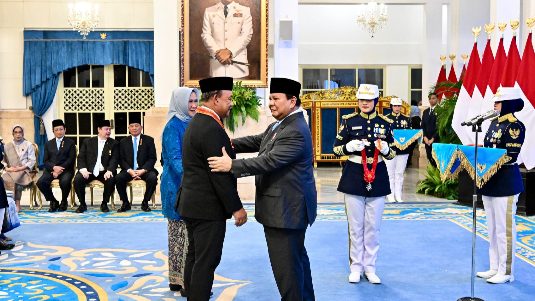 Kepala BGN Kabupaten Karimun Dianugerahi Bintang Mahaputera Utama oleh Presiden Prabowo